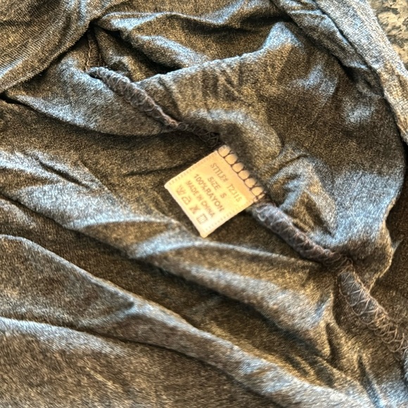 Bear Dance Heat gold flower cold shoulder tunic NWT S - Picture 11 of 11